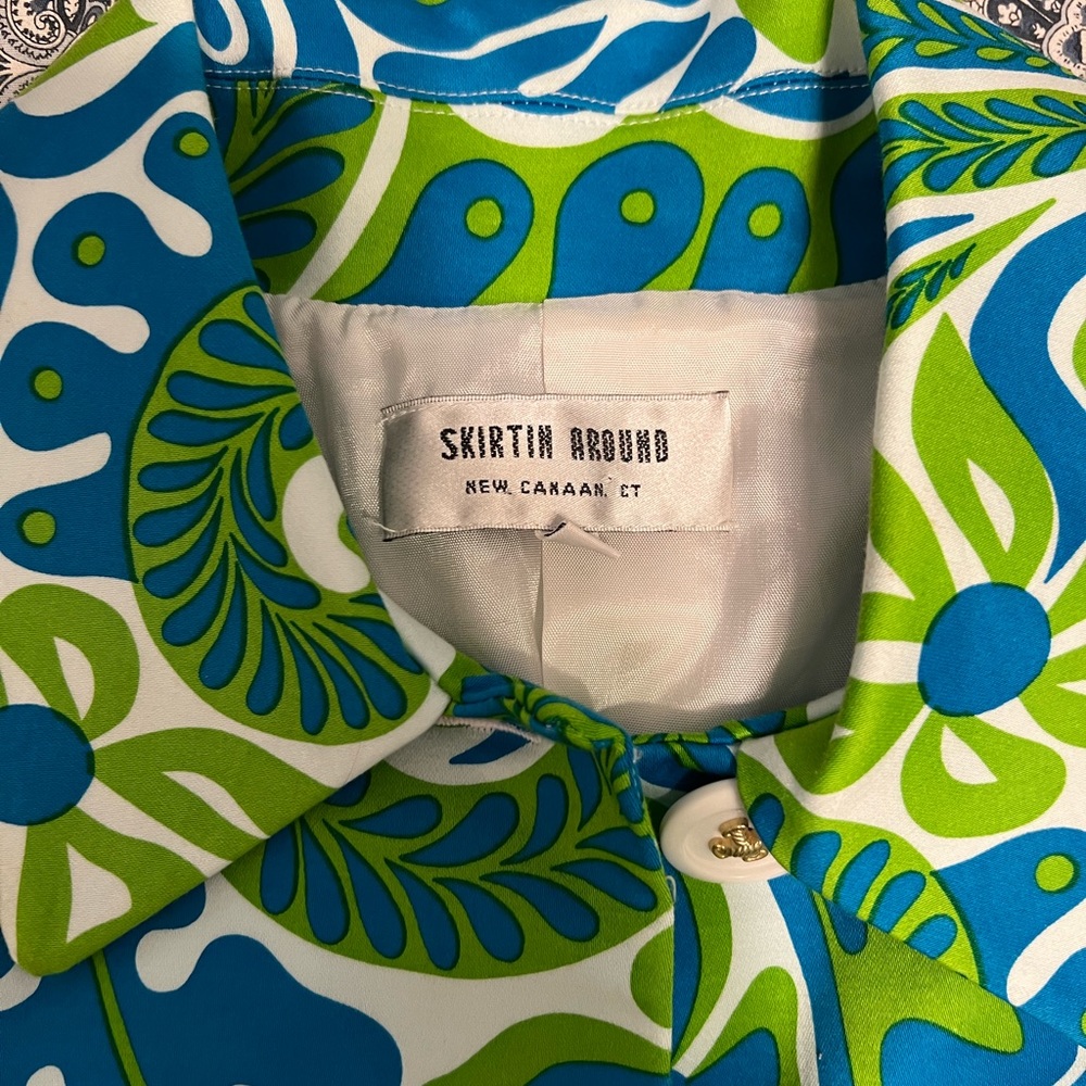 Skirtin Around Coat 14 Multi Color Gently Worn